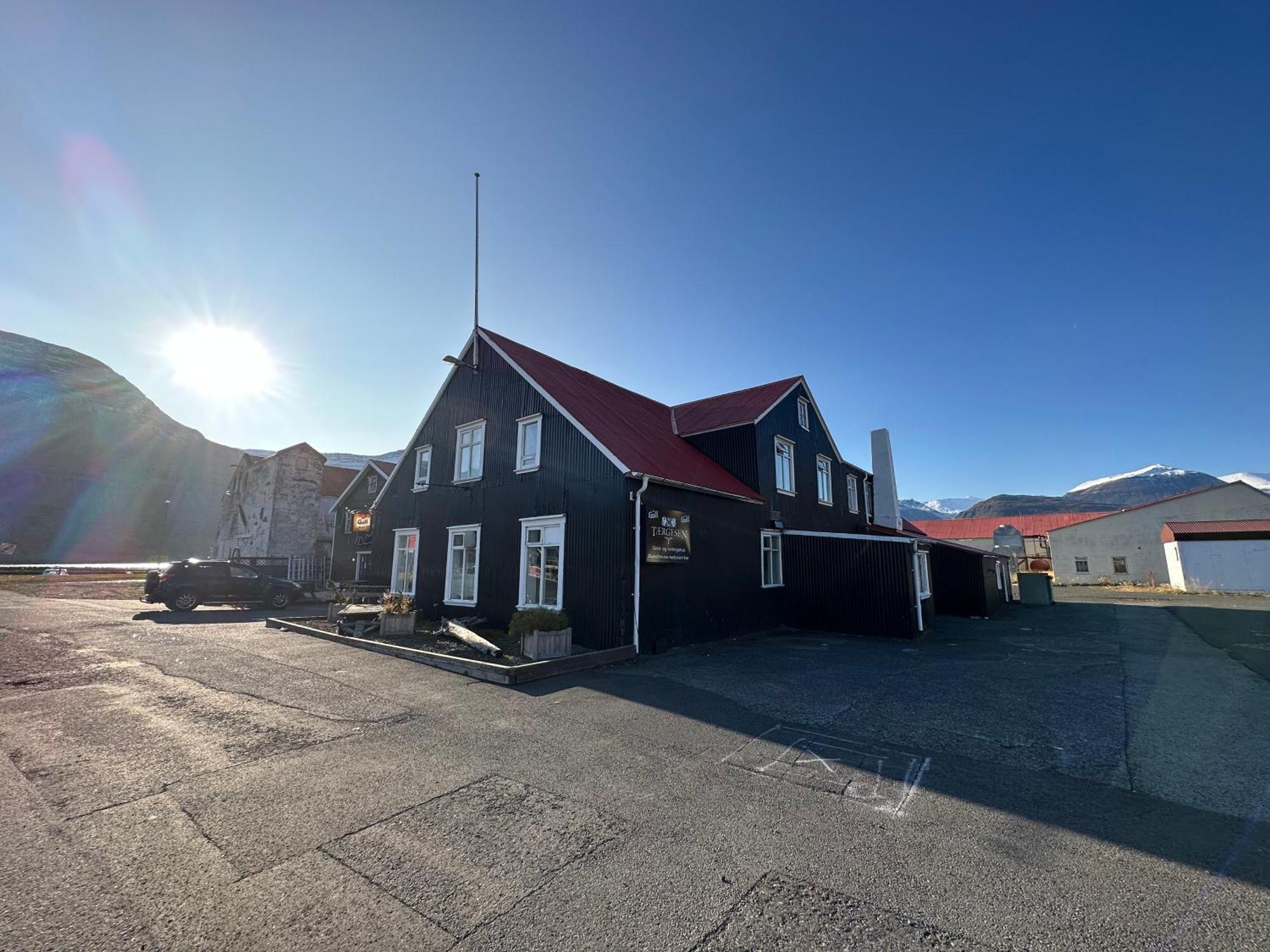 Taergesen Guesthouse Reydarfjordur Exteriér fotografie